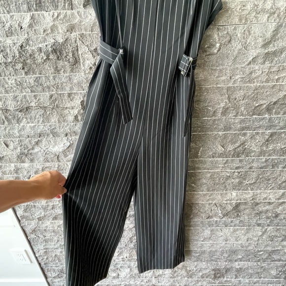 Pin stripe loose fitting jump suit - Picture 2 of 6